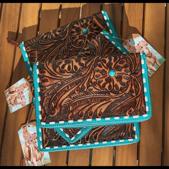 Tooled Leather Faux Turquoise Western Fashion Wallet - Picture 4 of 7